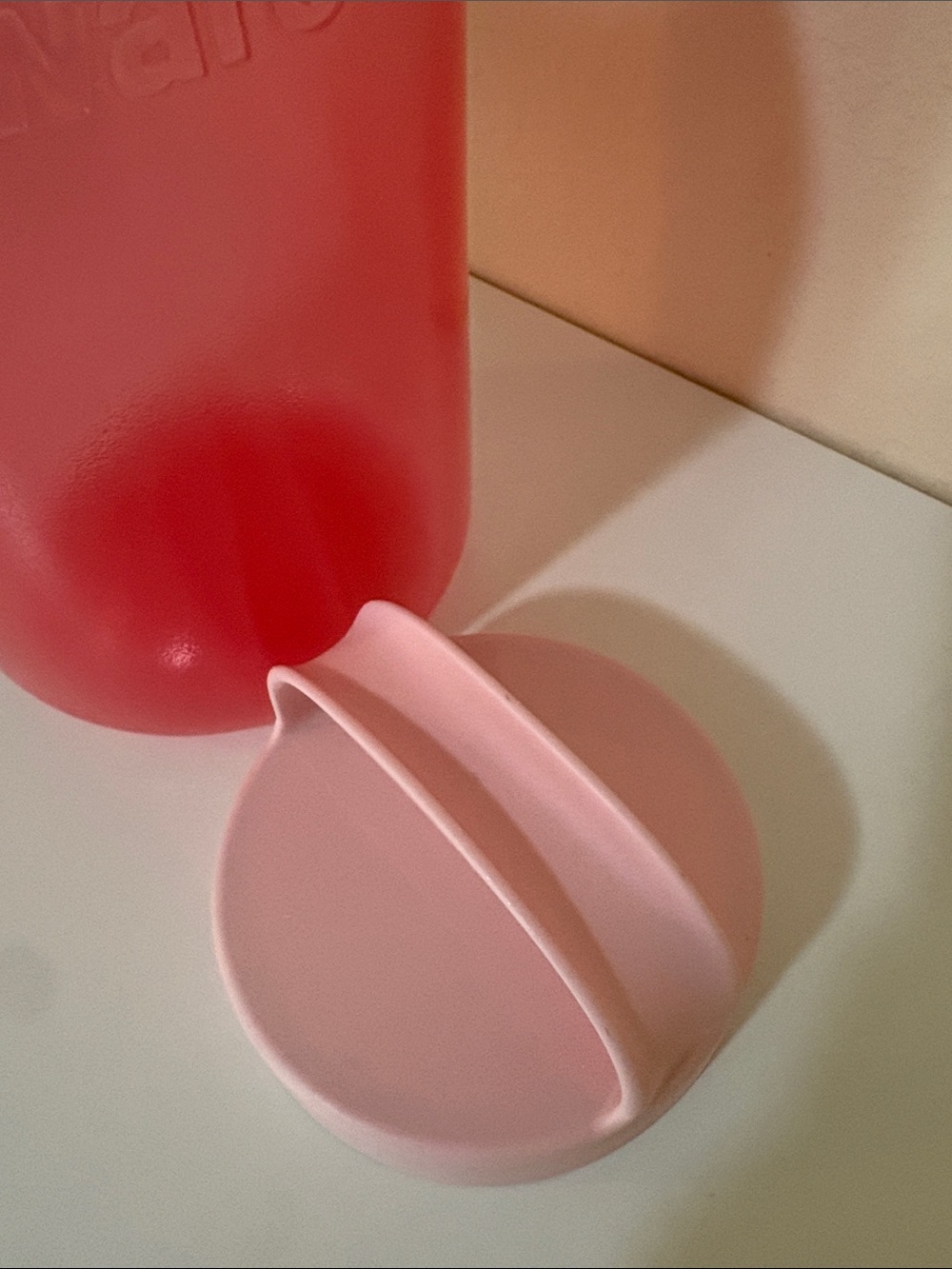Tupperware Universal  Jar Pink  Air tag - Picture 15 of 16